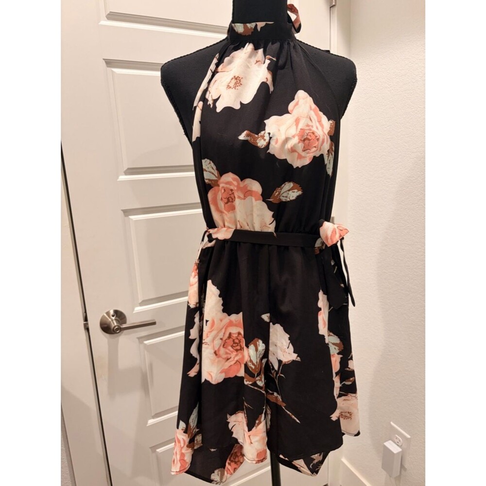 High Neck Floral Romper - Picture 1 of 6